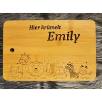 Kinder Frühstücksbrett Tiere Giraffe Löwe Zebra Elefant Nilpferd Brett Personalisiert Holzbrett Gravur Schneidebrett Bambus von GravurHandwerk