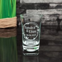 Schnapsglas Personalisiert Hochzeit Gastgeschenke Geschenkidee Für Hochzeitsgäste Brautpaar Schnapsglas Personalisiert Hochzeit Gastgeschenke Geschenkidee Für Hochzeitsgäste Brautpaar von GravurMeisterArtikel