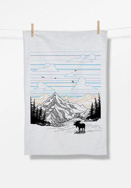 GREENBOMB Nature Moose Mountain Tea Towel - Geschirrtuch von GreenBomb