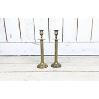 Messing Säule Spindel Kerzenständer/Distressed/Anlaufende Metall Vintage Kerzenhalter/2Er Set von GreenCanyonTradingCo