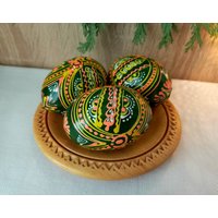 Set Von 3 Pysankas Holz Ostereier Auf Teller Bemalt Für Ein Dekor Ukraine Pysanka Ukrainisch Pysanky von GreenSpringSprout