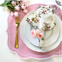 Besticktes Rosa Tischset Elegante Tischdekoration, Geschenkbox von GreenleafhomeShop