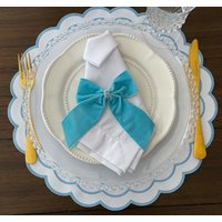 Weiß & Hellblaues Ausgebogtes Tischset Polyester Tischdekor von GreenleafhomeShop