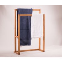 Handgefertigter Freistehender Handtuchhalter Aus Eiche Geöltes Holz - 11 Breiten Optionen Handgefertigter Freistehender Handtuchhalter Aus Eiche Geöltes Holz - 11 Breiten Optionen von GregSarna