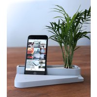 Utensilo Aus Beton - Aufbewahrung Und Handy- Tablethalter von Grellroth