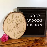Habe Mut Und Sein Art Scheibe | Holz-Zeichen Rustikale Zeichen Gold Prägen von GreySkiesDesignShop