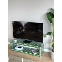 Gefliestes Tv Möbel von GridDesignShop