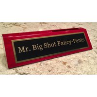 Big Shot Fancy Pants Schreibtisch Platte W/Visitenkartenhalter | Lustiges Geschenk Für Ihren Chef von GriffcoSupply