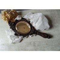 Antiker Geschnitzter Hölzerner Handspiegel Mit Abgeschrägtem Glas Antiker Geschnitzter Hölzerner Handspiegel Mit Abgeschrägtem Glas von GrisSourisBrocante