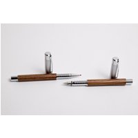 Holzkugelschreiber | Holz Füllfederhalter Nussbaum Metall Kappe Bürobedarf Schulzubehör Holzdekor Geburtstagsgeschenk Graduierung von GroveFrontGallery