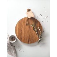 Eichenholz Servierbrett Rund "Leben" | Personalisierbar Charcuterie Board Schneidebrett Cheeseboard Hochzeitsgeschenk Eichenholz Servierbrett Rund "Leben" | Personalisierbar Charcuterie Board Schneidebrett Cheeseboard Hochzeitsgeschenk von GruenwaldDesign