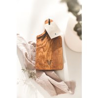 Olivenholz Servierbrett "Mama" | Muttertagsgeschenk Frühstücksbrett Charcuterie Board Schneidebrett Mit Lasergravur Olivenholz Servierbrett "Mama" | Muttertagsgeschenk Frühstücksbrett Charcuterie Board Schneidebrett Mit Lasergravur von GruenwaldDesign