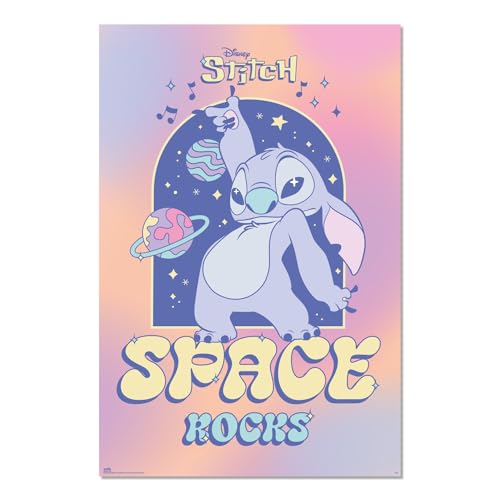 Grupo Erik Poster Disney Stitch Space Rocks Kunstdruck - Deko Wohnzimmer oder Deko Schlafzimmer - Deko Zimmer - Größe 61 x 91 - Offizielle Disney Stitch Fanartikel Grupo Erik Poster Disney Stitch Space Rocks Kunstdruck - Deko Wohnzimmer oder Deko Schlafzimmer - Deko Zimmer - Größe 61 x 91 - Offizielle Disney Stitch Fanartikel von Grupo Erik