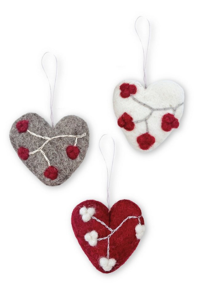 Gry & Sif Hängedekoration Filzanhänger 3er Set - HERZEN MIT BEEREN - rot/weiß/grau Gry & Sif Hängedekoration Filzanhänger 3er Set - HERZEN MIT BEEREN - rot/weiß/grau von Gry & Sif