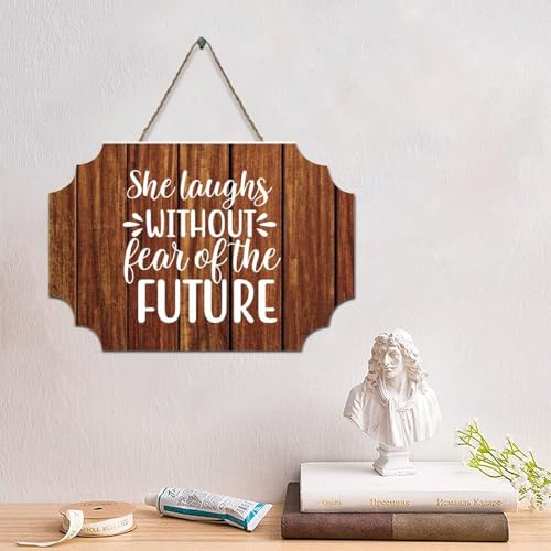 Guangpat Rustikales Holzschild mit Bibelvers "She Laughs Without Fear Of The Future", 10,2 x 15,2 cm, Schriftdruck, Familienwandkunst für Zuhause, Küche, Badezimmer, Wohnzimmer von Guangpat
