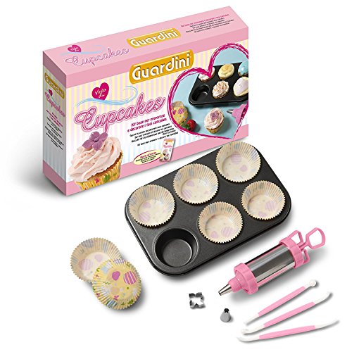 Guardini 4223015684 “Voglia di…” Basis-Kit Antihaftbeschichteten Muffinform mit 6-Formen, 60-Backofen Papier Cupcakes, Kunststoff und Metall Spritze mit 2 Edelstahl Tüllen, 3-Modellierungswerkzeugen für Zuckerglasur, Blume Ausstecher, Rezeptbuch von Guardini