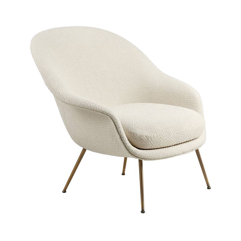 Gubi - Bat Lounge Sessel mit niedriger Rückenlehne - weiß 0001/Dora Boucle/BxHxT 85x81x83cm/Gestell konisch antikes messing von Gubi