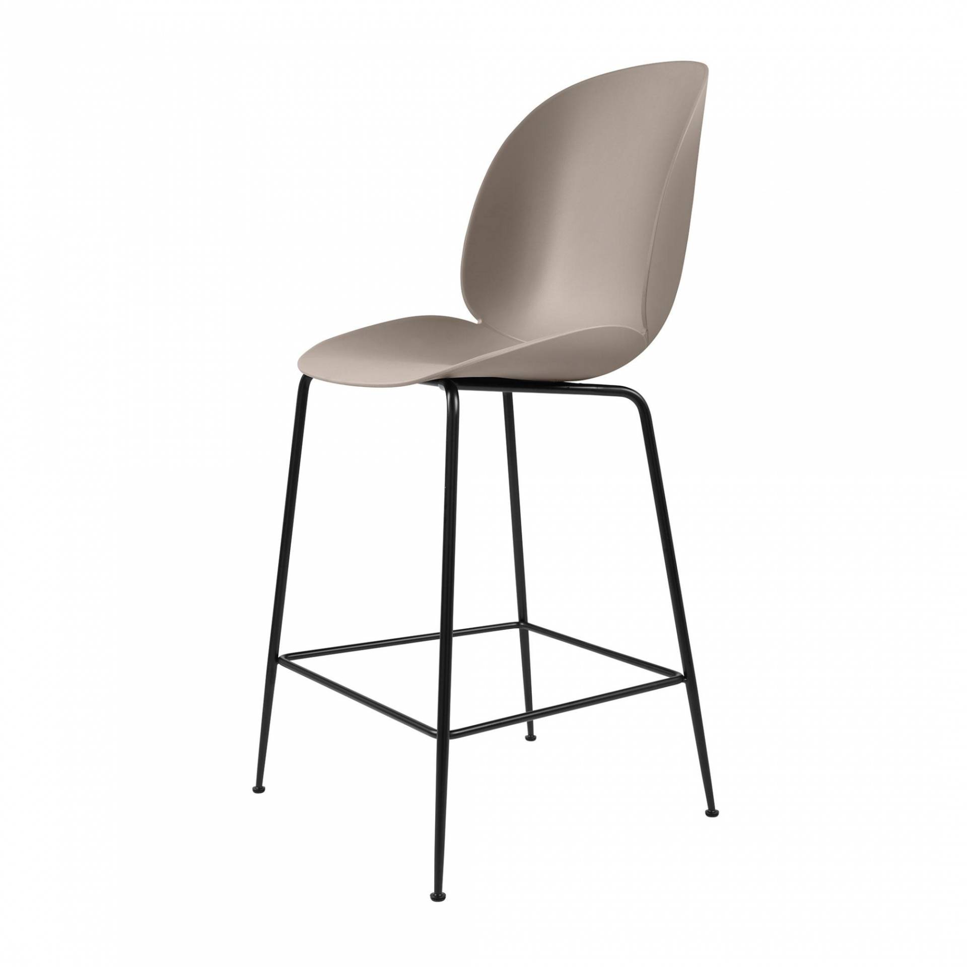 Gubi - Beetle Counter Chair 65cm Gestell Schwarz - neues beige/Sitz Polypropylen Kunststoff/BxTxH 54x53x108cm/Gestell Stahl schwarz/Kunststoffgleiter von Gubi