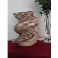 Holzlampe Beleuchtet, Wunderschön Gedrehte Lampe Mit Holzstäbchen Verarbeitet, Geschenk Geburtstag, Weihnachten , Ostern, Für Jeden Anlass Holzlampe Beleuchtet, Wunderschön Gedrehte Lampe Mit Holzstäbchen Verarbeitet, Geschenk Geburtstag, Weihnachten , Ostern, Für Jeden Anlass von Gudrunsbastelei