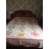 Mädchen in Blüte von GuingampQuilts