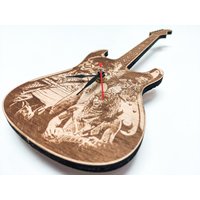 Eddie Van Halen Ver2 Inspirierte Holz-Gitarren-Wanduhr von Guitaria
