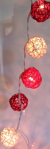 GURU SHOP Rattan Ball LED Kugel Lampion Lichterkette - Rot/braun/weiß, 7x7x350 cm, Lichterketten von GURU SHOP