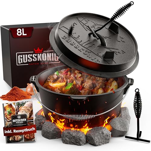 GUSSKÖNIG Dutch Oven Set [8L] - Eingebrannter Feuertopf mit praktischem Deckelheber und Füßen von Gusskönig