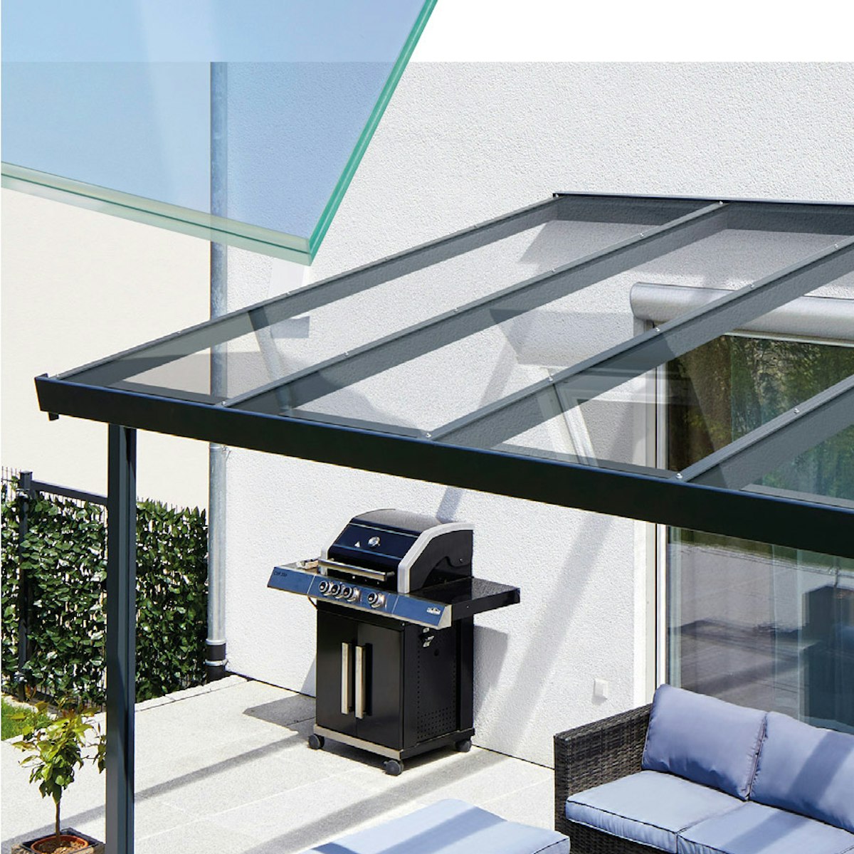 Gutta Terrassendachsystem Premium weiß/anthrazit 712 x 406 cm Echtglas klar (VSG) Weiß von Gutta