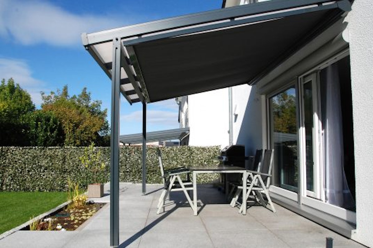 Gutta Unterdachmarkisen mit Motorantrieb für Terrassendach Premium 400 x 400 cm Graphit Anthrazit Gutta Unterdachmarkisen mit Motorantrieb für Terrassendach Premium 400 x 400 cm Graphit Anthrazit von Gutta