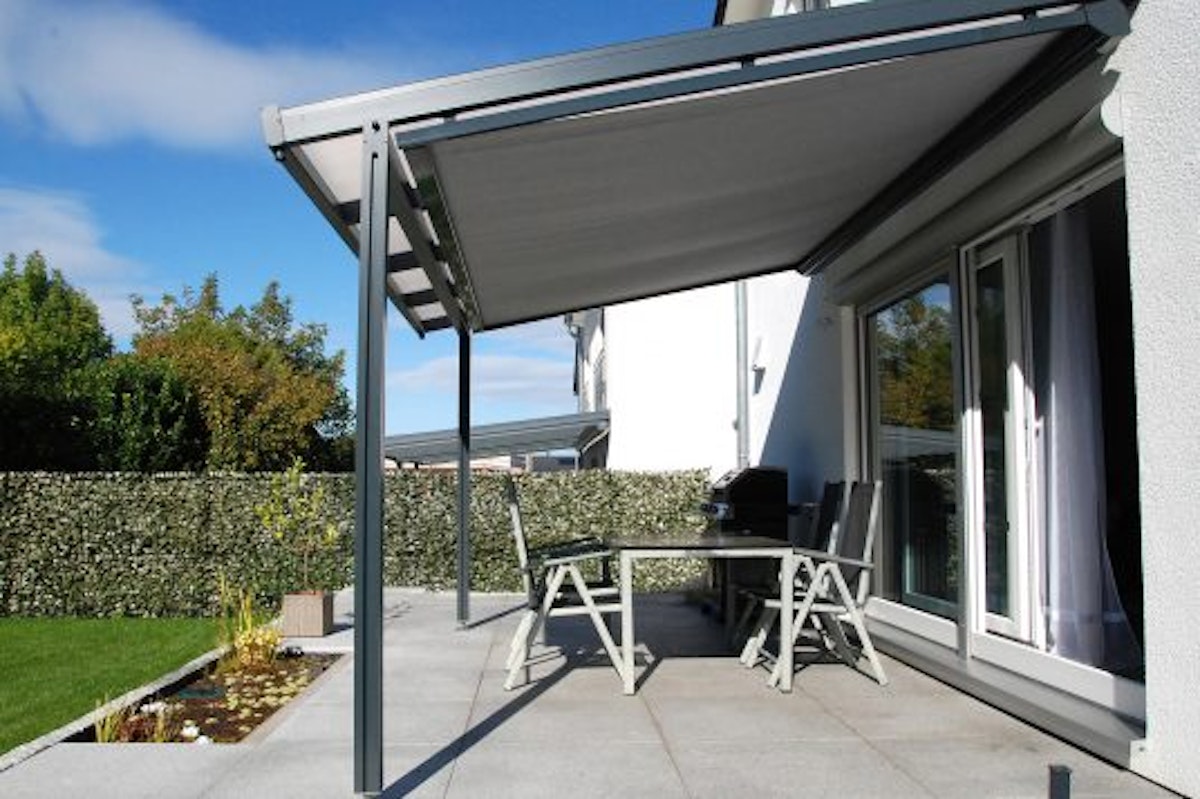 Gutta Unterdachmarkisen mit Motorantrieb für Terrassendach Premium 400 x 400 cm hellgrau Anthrazit Gutta Unterdachmarkisen mit Motorantrieb für Terrassendach Premium 400 x 400 cm hellgrau Anthrazit von Gutta
