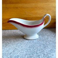 1950Er Bis 60Er Jahre Shenango China Co Sauciere, Mulberry Air Brush Trim Restaurant Ware, Neuwertiger Zustand, Nie Verwendet, 8-3/4 "L X 3-1 8' B von GwendalysaArts