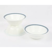 60Er Jahre Pyrex Servierschalen | 3 Verfügbar Corning Blue Rollrand Auf Weiß, in Der Nähe Von Mint, Erscheinen Unbenutzt, 8-3/10, 4 cm von GwendalysaArts