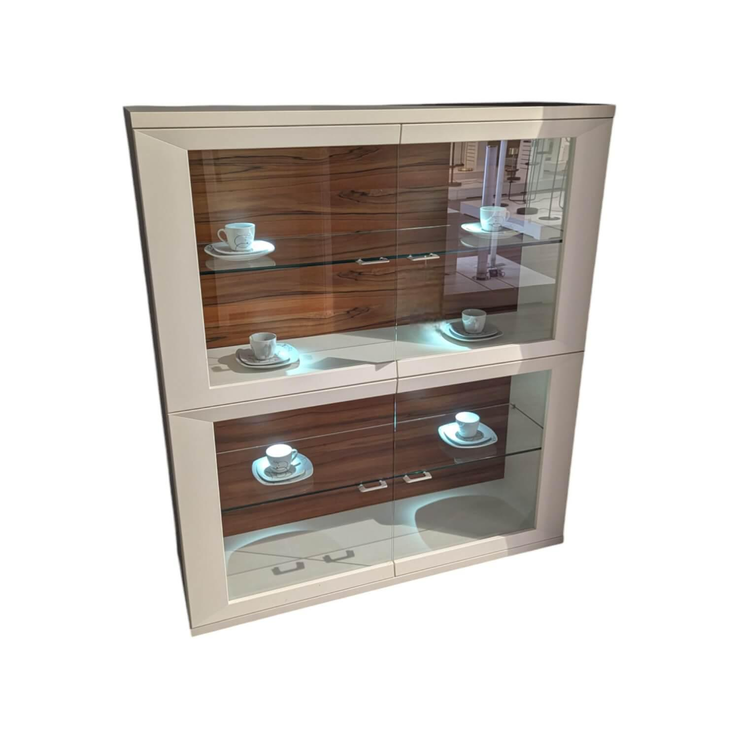 Highboard Square Lack Weiß Absetzung Tineo Mit LEB Beleuchtung Highboard Square Lack Weiß Absetzung Tineo Mit LEB Beleuchtung von Gwinner