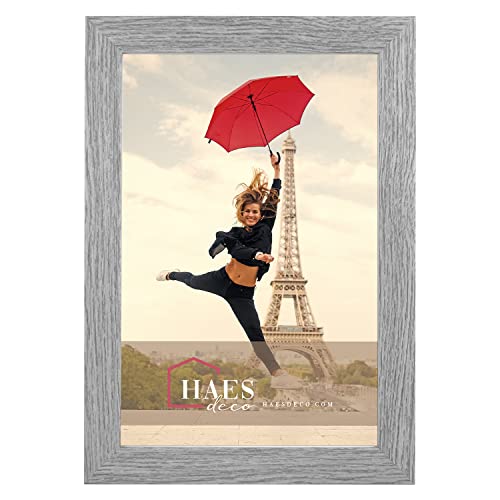 HAES DECO - Holz Bilderrahmen 20x30 Paris Vintage grau - Vintage Chabby Chic - Fotorahmen Holz - Portraitrahmen mit Aufsteller & Wandhalterung - Fotorahmen für 1 Foto im Format 20x30 - SP001202 von HAES DECO