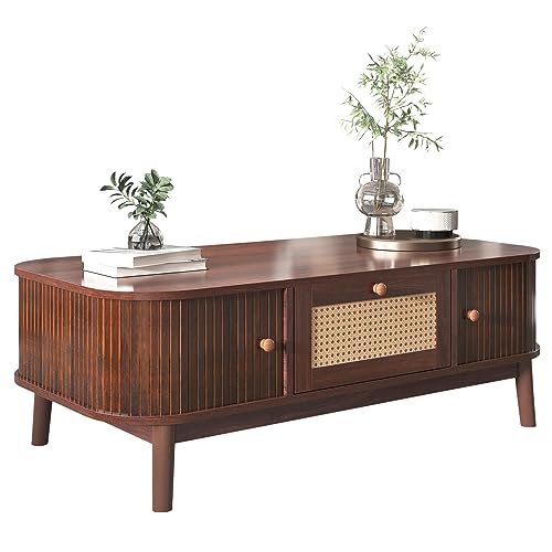 HAINEW Landhausstil Couchtisch mit Rattan Schubladen und Schiebetüren, Rattan Kaffeetisch Wohnzimmertisch Sofatisch mit Massivholzlatten für Wohnzimmer, Büro (Holzfarbe und hellgelb) von HAINEW
