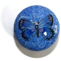 Wunderschöner Blauer Schmetterling Kommode Knauf. Spektreneffekt. Handgemalt Und Decoupage. Für Schubladen, Kommoden Kommode von HANDPAINTEDbydesign