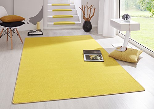 Hanse Home Indoor Teppich Fancy – Wohnzimmerteppich einfarbig Modern Velours Teppich für Esszimmer, Wohnzimmer, Kinderzimmer, Flur, Schlafzimmer, Küche – Gelb, 160x240cm von Hanse Home