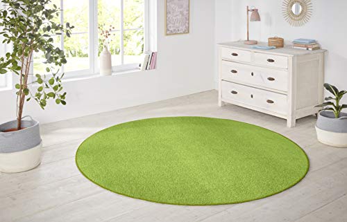 Hanse Home Nasty Teppich Rund – Wohnzimmerteppich Flauschiger Kurzflor Einfarbig Unifarben für Esszimmer, Wohnzimmer, Kinderzimmer, Flur, Schlafzimmer, Küche – Uni Grün, 133cm von Hanse Home