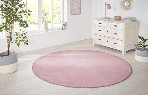 Hanse Home Nasty Teppich Rund – Wohnzimmerteppich Flauschiger Kurzflor Einfarbig Unifarben für Esszimmer, Wohnzimmer, Kinderzimmer, Flur, Schlafzimmer, Küche – Uni Hellrosa, 133cm von Hanse Home