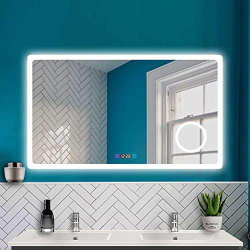 HAPAOSO Led Spiegel Bad mit Uhr Dimmbar 120 x 70 cm Kaltweiß + Neutralweiß + Warmweiß Beleuchtung Beschlagfrei 3X Vergrößerung Touch Schalter Spiegel LED für Badezimmer Horizontal IP44 Energiesparend von HAPAOSO