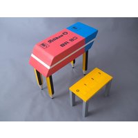 Große Radiergummi - Und Lineal-Schultisch-Kinderbüro-Bleistiftbeine // Lineal-Kinderschreibtisch - Bleistiftbeine Große Radiergummi - Und Lineal-Schultisch-Kinderbüro-Bleistiftbeine // Lineal-Kinderschreibtisch - Bleistiftbeine von HATEWOODLAB
