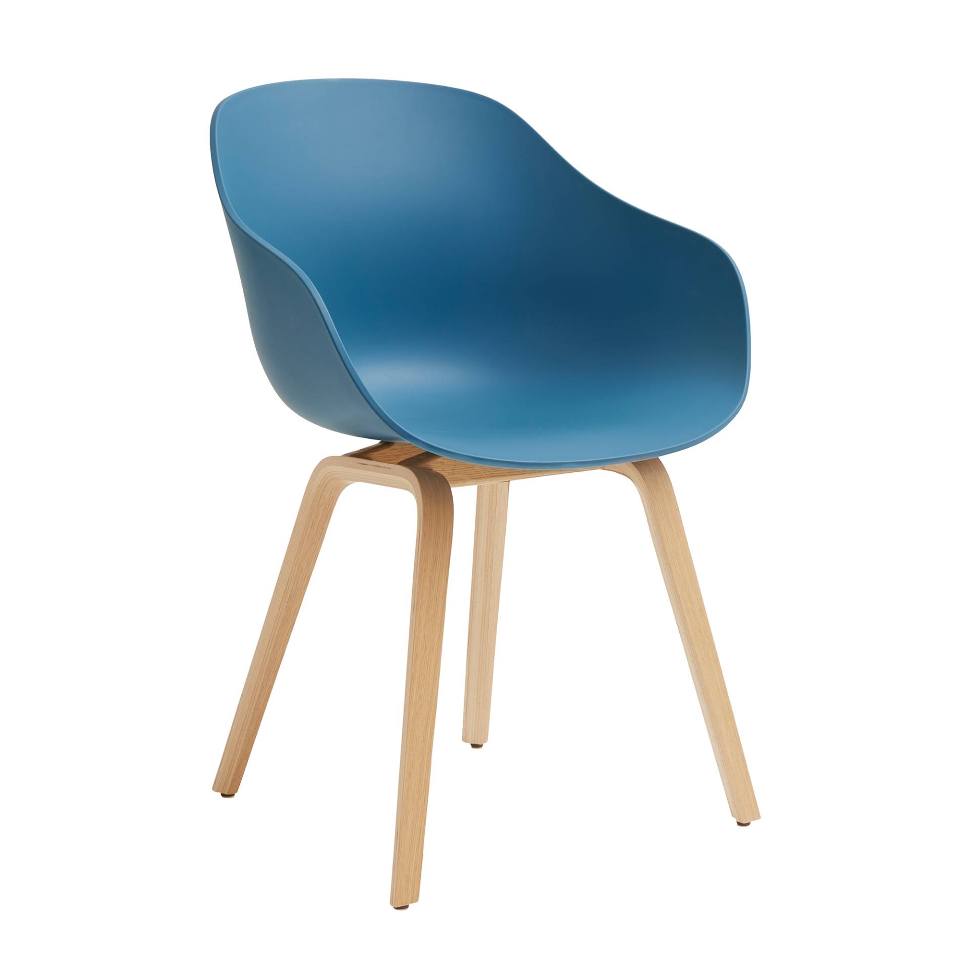 HAY - About a Chair AAC 222 2.0 Armlehnstuhl Eiche lackiert - azurblau/Sitzschale Polypropylen recycelt/Gestell Eiche lackiert wasserbasiert/mit... von HAY