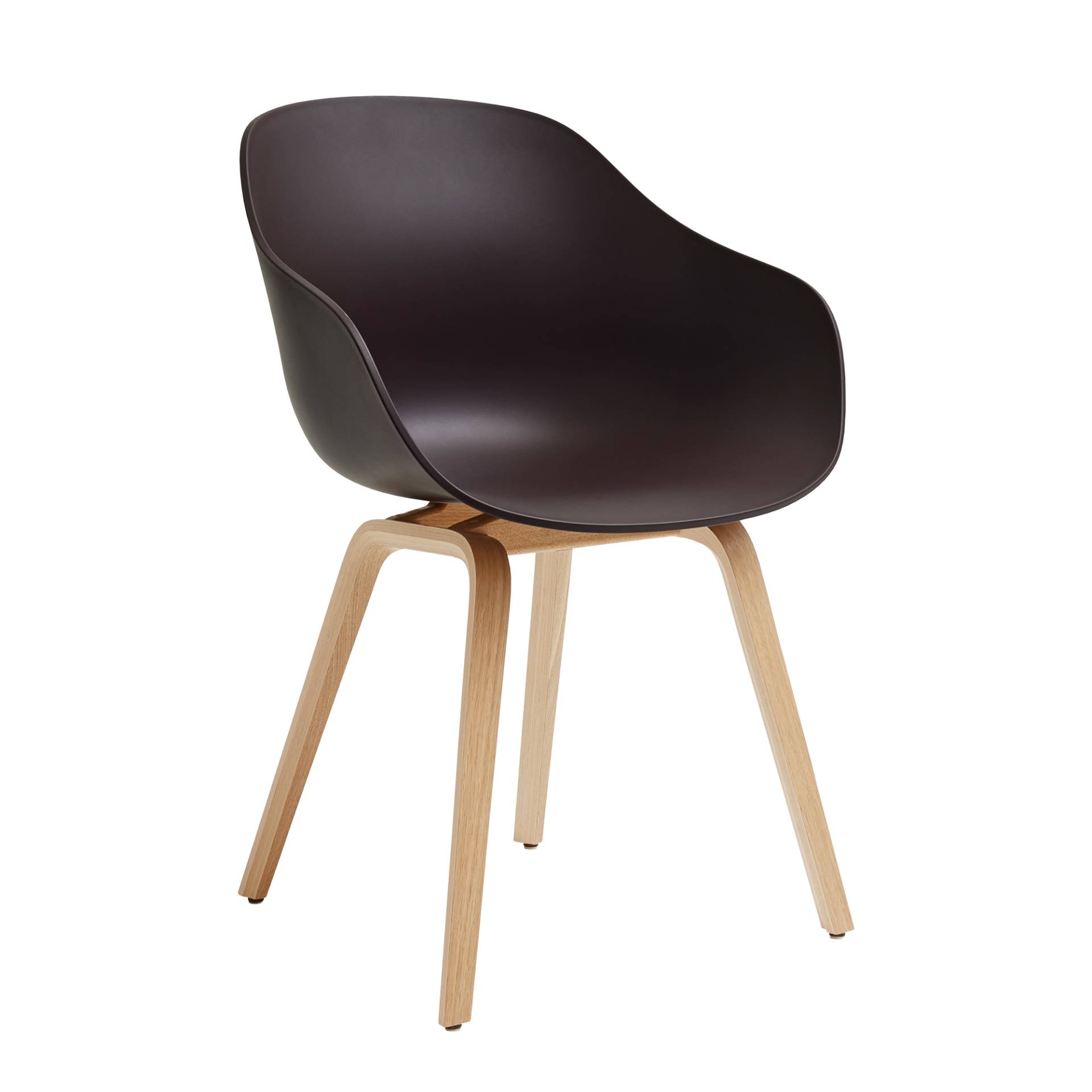 HAY - About a Chair AAC 222 2.0 Armlehnstuhl Eiche lackiert - rosine/Sitzschale Polypropylen recycelt/Gestell Eiche lackiert wasserbasiert/mit... von HAY