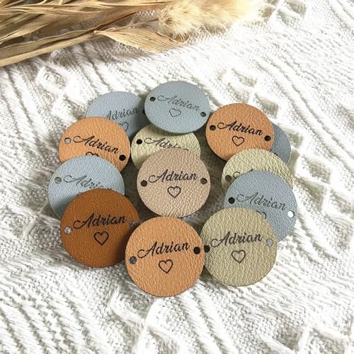 25 Stück Personalisiert Handmade Label Aus Leder Mit Logo/Text, Kleider Etiketten, Handmade Label Zum Annähen Personalisiert, DIY Hüte Taschen Nähen Zubehör (30mm x 30mm) von HDLOVE