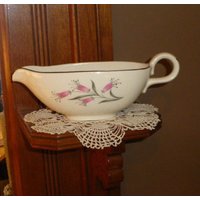 "Vintage Homer Laughlin Rhythmus-Sauciere, "The Big Pay-Off" -Muster, Erscheint Unbenutzt." von HEARTFELTFAVORITES