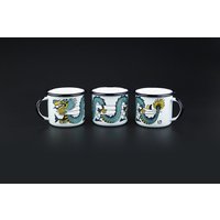 Emaille Becher - Surfing Dragon | Trinkbecher 350 Ml Robustes Outdoor-Design Handgefertigtes Unikat Drachenmotiv Im Vintage Stil Emaille Becher - Surfing Dragon | Trinkbecher 350 Ml Robustes Outdoor-Design Handgefertigtes Unikat Drachenmotiv Im Vintage Stil von HELDBERGSGAMES