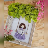 Makramee Puppe Im Bilderrahmen, Moosbild von HELLOworldSK