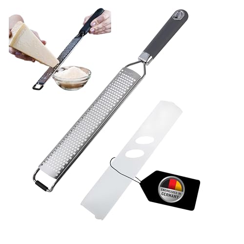 Premium Parmesanreibe, Zester Reibe, Zitronenreibe, Muskatnuss Reibe, Ingwerreibe u.v.m. I rasiermesserscharfe Edelstahl Klinge I Spülmaschinenfest I inkl. Schụtz & Reinigungsbürste von HENKi