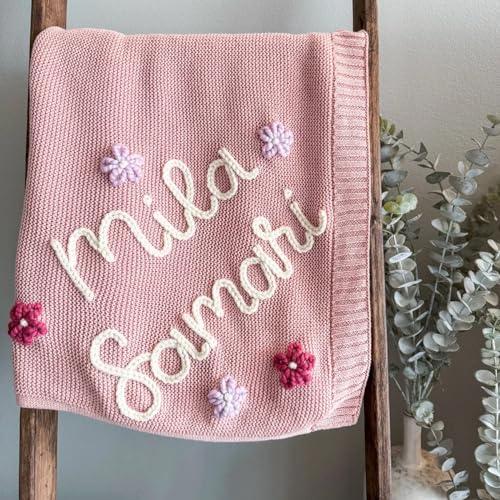 HERSTL Individuelle Handgefertigte Strickdecke Aus Baumwolle, Personalisiert, Bestickter Name, Baby Junge, Baby Mädchen, Weiche Decke, Babyparty, Atmungsaktive Kinderwagendecke(Pink) von HERSTL