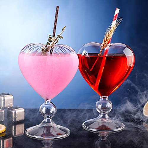 HGUIM Herzförmiges Cocktailglas 2 Stück, 240 ml, einzigartige Weingläser mit Glasstrohhalm, kreative Martini-Gläser, klares Glaskelch für Damen, Nacht, Party, Heimbar von HGUIM